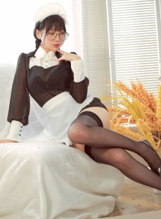  周叽是可爱兔兔 - 眼镜女仆