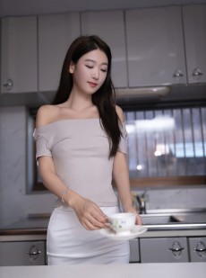 唐安琪 维修冰箱写真