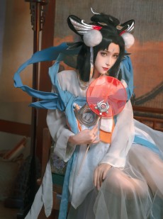  奶狮不咬人 - 嫦娥如梦令