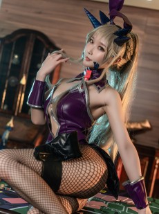 动漫博主 阿包也是兔娘 - 黑枪呆兔女郎
