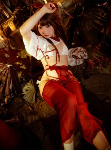 是三不是世w - 祈福巫女