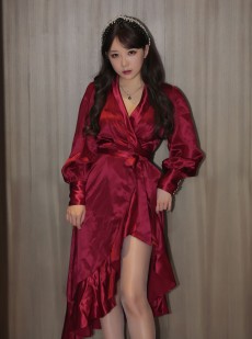  斗鱼主播小女巫露娜 - 锡兰红茶