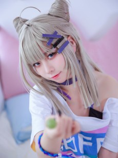  动漫博主G44不会受伤 - AA12