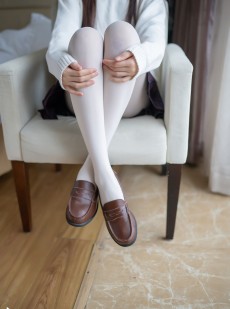 [兔玩映画] - 制服妹妹的小细腿